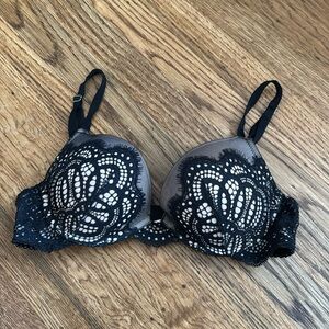 Victoria’s Secret Dream Angels Black Lace Bra, Size 32C
